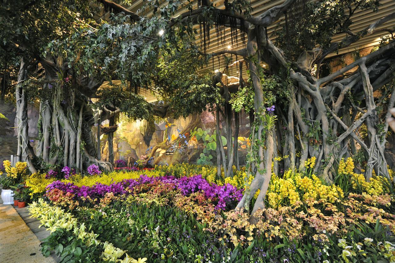 Howard Johnson Flower City Hotel Kunming Exteriör bild