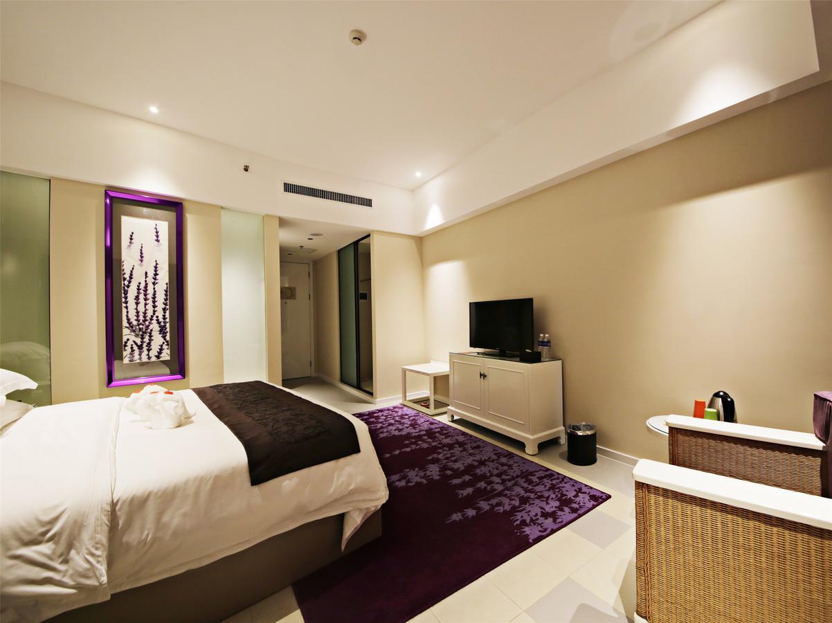 Howard Johnson Flower City Hotel Kunming Exteriör bild