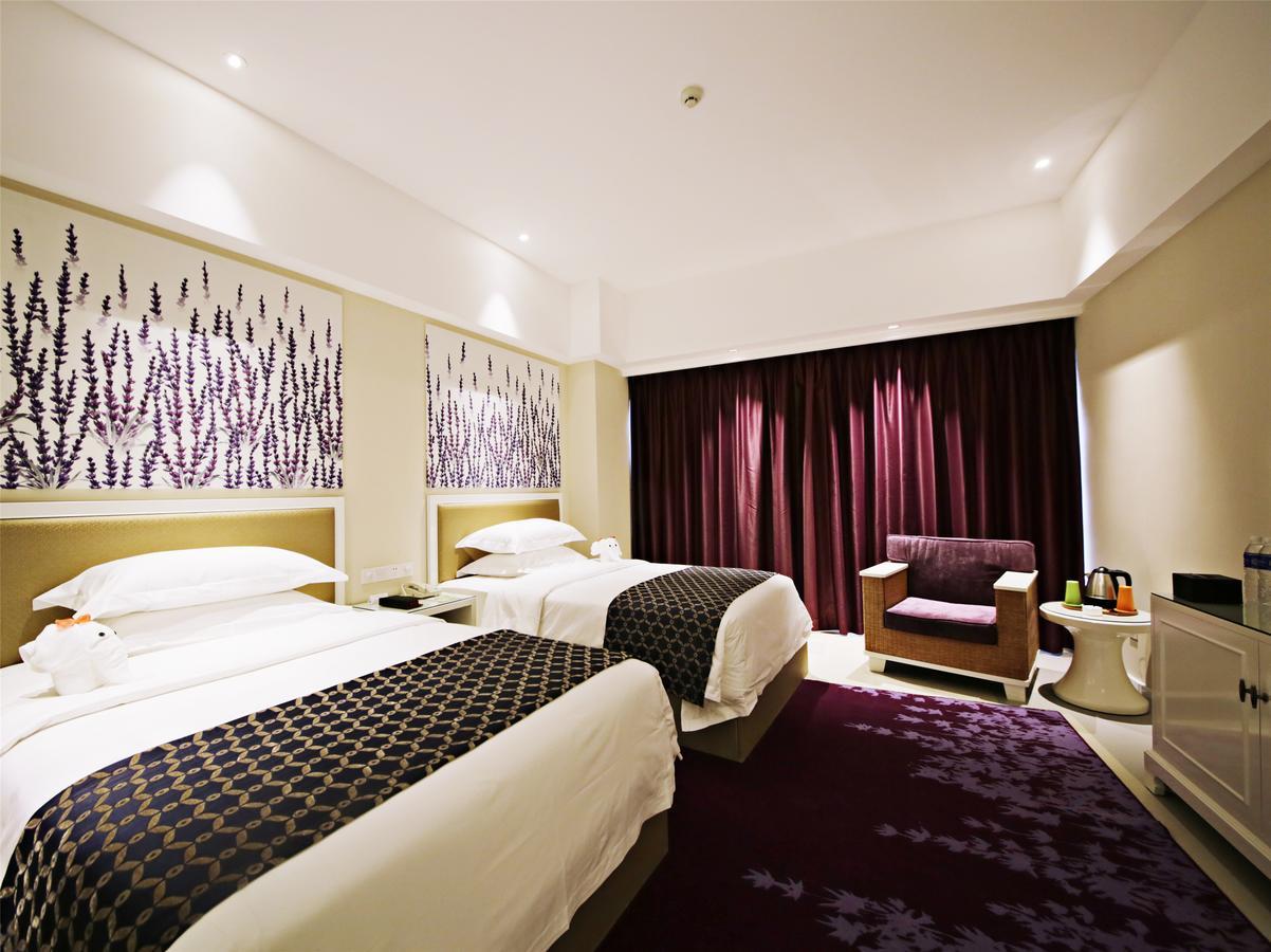 Howard Johnson Flower City Hotel Kunming Exteriör bild