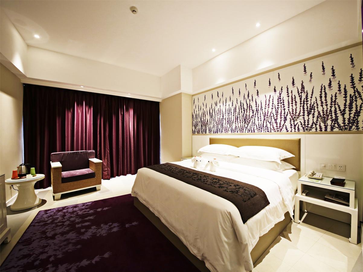 Howard Johnson Flower City Hotel Kunming Exteriör bild