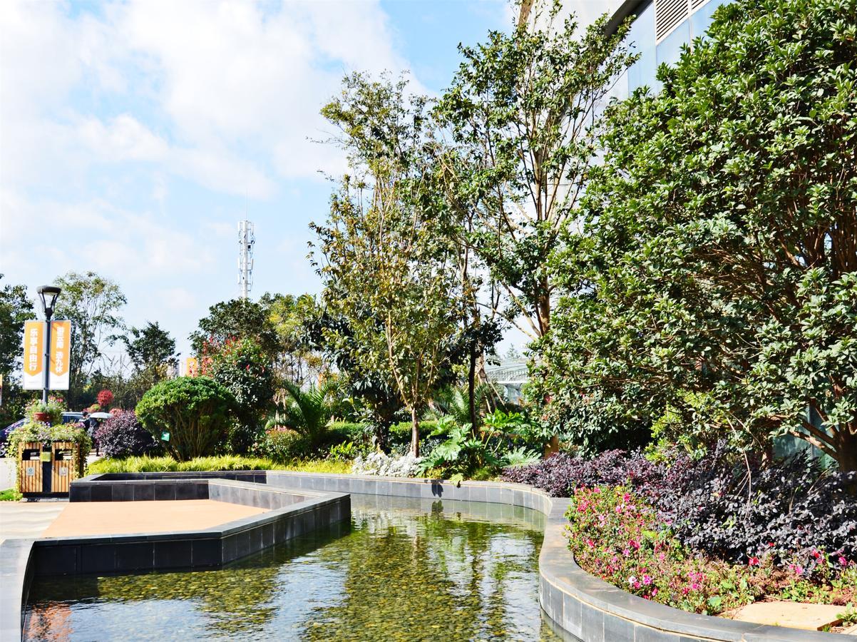 Howard Johnson Flower City Hotel Kunming Exteriör bild